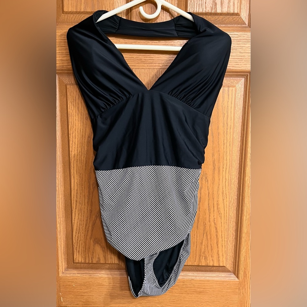 Cupshe Halter One Piece Swimsuit With Side Ruching- EUC